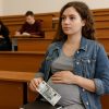 Деньги за беременность студенток
